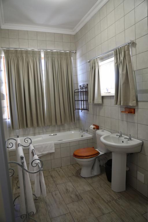 La Vie & Rose Lodge Bloemfontein Exterior foto